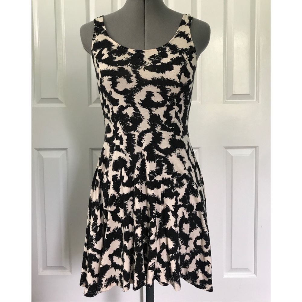 Fun-patterned H&M sundress